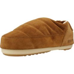 Sandały MOON BOOT MB SANDAL BAND SUEDE Brązowy. Brązowe sandały damskie Moon Boot, bez wzorów, ze skóry, bez obcasa, bez zapięcia. W wyprzedaży za 626.85 zł.