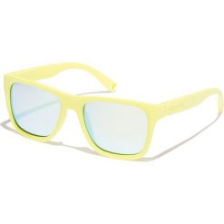 Okulary męskie w kolorze żółto-niebieskim. Żółte okulary przeciwsłoneczne męskie marki Lacoste Sunglasses, z tworzywa sztucznego. W wyprzedaży za 181.95 zł.
