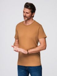 T-shirt męski klasyczny bawełniany BASIC - brązowy V21 - Rozmiar: XL. Brązowe t-shirty męskie Ombre Clothing, m, bez wzorów, z bawełny, klasyczne, bez kołnierzyka. W wyprzedaży za 29.99 zł.