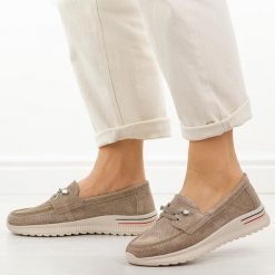 Fango skórzane półbuty damskie Evento 18-29. Brązowe półbuty damskie eVento, na jesień, w ażurowe wzory, z jeansu, casualowe, z okrągłym noskiem, bez obcasa, na płaskiej podeszwie, bez zapięcia. W wyprzedaży za 206.10 zł.