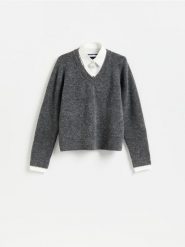 Sweter z domieszką alpaki - ciemnoszary. Szare swetry damskie Reserved, l, bez wzorów, z dzianiny, bez kołnierzyka, bez ramiączek, bez kaptura. Za 139.99 zł.