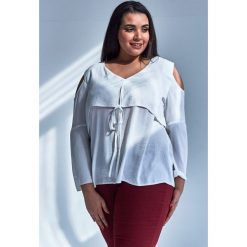 Nowoczesna bluzka w kolorze ECRU z wiązaniem duże rozmiary OVERSIZE PLUS SIZE WIOSNA. Bluzki damskie marki Moda Size Plus Iwanek. Za 119.90 zł.