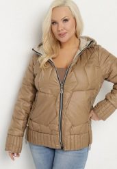 Ciemnobeżowa Kurtka Dwustronna z Kapturem i Ozdobnym Pikowaniem Helritis. Brązowe kurtki damskie Born2be, plus size, bez wzorów, z jeansu, z kapturem. Za 239.99 zł.