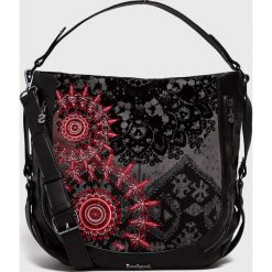 Desigual - Torebka. Czarne torby na ramię damskie Desigual. Za 399.90 zł.