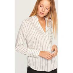 Koszula w paski - Biały. Koszule damskie marki Reserved. Za 39.99 zł.