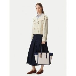 Torebka Tommy Hilfiger. Białe torebki do ręki damskie Tommy Hilfiger, bez wzorów, klasyczne, bez dodatków. Za 1,099.00 zł.
