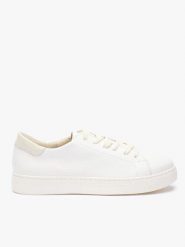 Białe sneakersy ze skóry licowej. Białe obuwie sportowe damskie Ryłko, bez wzorów, ze skóry, trekkingowe. Za 399.99 zł.