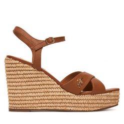 Espadryle Steve Madden. Brązowe sandały damskie Steve Madden, bez wzorów, bez obcasa, bez zapięcia. Za 559.99 zł.