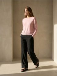 Sweter chunky z koronkowym wykończeniem - różowy. Czerwone swetry damskie Sinsay, l, bez wzorów, z koronki, bez kołnierzyka, bez ramiączek, bez kaptura. Za 39.99 zł.