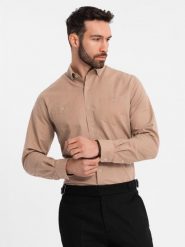 Koszula męska lniana z klasycznym kołnierzykiem i kieszeniami REGULAR FIT – jasnobrązowa V7. Brązowe koszule męskie Ombre Clothing, na lato, l, z aplikacjami, z bawełny, klasyczne, bez kołnierzyka, bez ramiączek. W wyprzedaży za 164.99 zł.