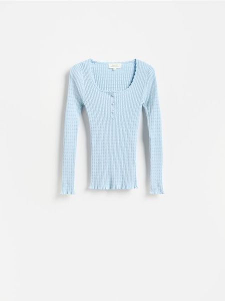 Strukturalna bluzka z wiskozą - jasnoniebieski. Niebieskie bluzki damskie Reserved, l, bez wzorów, z dzianiny, bez kołnierzyka, bez ramiączek. Za 139.99 zł.