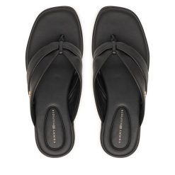 Japonki Tommy Hilfiger. Czarne klapki damskie Tommy Hilfiger, bez wzorów, bez obcasa. Za 359.99 zł.