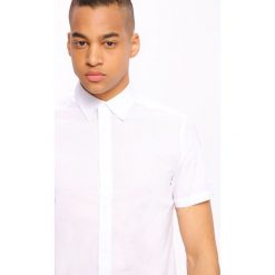 KOSZULA KRÓTKI RĘKAW MĘSKA SLIM FIT. Koszule męskie TOP SECRET. W wyprzedaży za 69.99 zł.