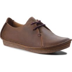 Półbuty CLARKS - Janey Mae 261126174 Beeswax. Brązowe półbuty damskie Clarks, z nubiku. Za 399.00 zł.