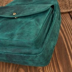 Paolo Peruzzi Portfel damski skórzany zielony T-05-GR plecak damski miejski vintage T-18-HGR zestaw prezentowy ZUP-114-GR. Zielone plecaki damskie Paolo Peruzzi, bez wzorów. Za 445.89 zł.