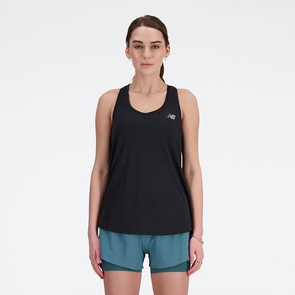 Koszulka damska New Balance WT41250BKH – czarna. Czarne koszulki sportowe damskie New Balance, s, bez wzorów, z materiału, bez kołnierzyka, bez ramiączek, do biegania. Za 169.99 zł.