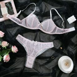 Komplet bielizny z koronką biustonosz i figi Namira. Białe biustonosze Intica, m, bez wzorów, z koronki. Za 109.00 zł.