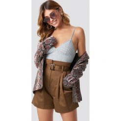 MANGO Szorty Gabisa - Brown. Brązowe szorty damskie Mango, w paski. Za 141.95 zł.
