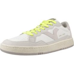 Buty VICTORIA 8806105V Biały. Białe trekkingi męskie VICTORIA, trekkingowe. Za 329.99 zł.