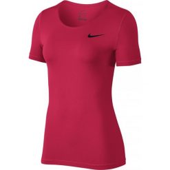 KOSZULKA PRO TOP. T-shirty damskie marki Nike. W wyprzedaży za 79.99 zł.