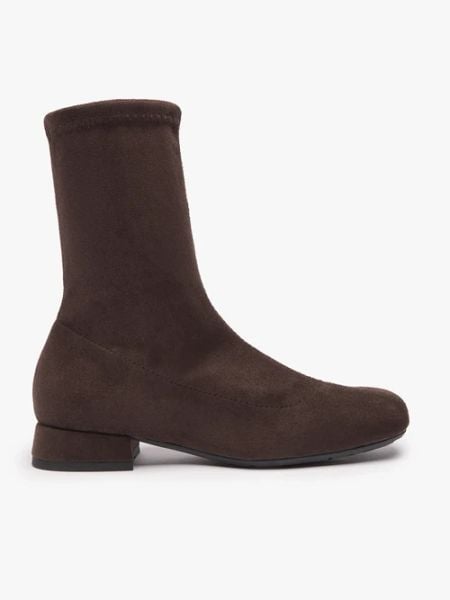 Ciemnobrązowe elastyczne botki. Brązowe botki damskie Brawo sp. z o.o., z tkaniny, z okrągłym noskiem, bez obcasa, na obcasie, bez zapięcia. Za 429.99 zł.