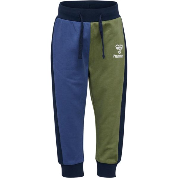 Dresy dla chłopca niemowlaka Hummel Assym. Czarne spodnie sportowe dla chłopców Hummel, bez wzorów, z dresówki, sportowe, długie, trekkingowe. Za 124.50 zł.
