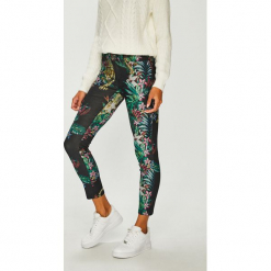 Desigual - Spodnie. Spodnie materiałowe damskie marki Desigual. W wyprzedaży za 219.90 zł.
