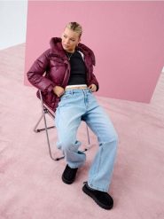 Ocieplane klapki z kożuszkiem z wełną - czarny. Czarne klapki damskie Sinsay, bez wzorów, z wełny, bez obcasa. Za 59.99 zł.