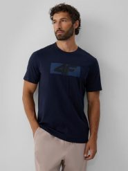 4F T-shirt regular z nadrukiem męski - granatowy XL. Niebieskie koszulki sportowe męskie 4f, m, bez wzorów, z bawełny, klasyczne, bez kołnierzyka. Za 79.99 zł.