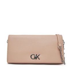 Torebka Calvin Klein. Czerwone torebki do ręki damskie Calvin Klein, bez wzorów, wizytowe, bez dodatków. Za 269.99 zł.