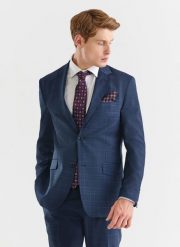 PAKO LORENTE – Granatowa marynarka garniturowa w delikatną niebieską kratkę. Niebieskie marynarki męskie Pako Lorente, bez wzorów, z wełny, eleganckie. Za 899.99 zł.