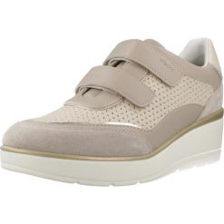 Buty GEOX D ILDE Jasnobrązowy. Brązowe trekkingi damskie Geox, trekkingowe. Za 284.99 zł.