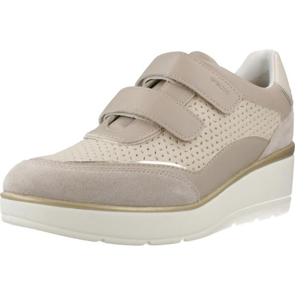 Buty GEOX D ILDE Jasnobrązowy. Brązowe trekkingi damskie Geox, trekkingowe. Za 283.99 zł.