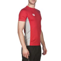 Koszulka techniczna Arena Team Line Tech Ss Tee. Czerwone koszulki sportowe męskie Arena, xs, bez wzorów, bez kołnierzyka, bez ramiączek, na fitness i siłownię. Za 69.99 zł.