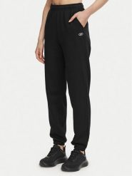 Under Armour Spodnie dresowe Ua Rival 6013551 Czarny Regular Fit. Czarne spodnie dresowe damskie Under Armour, s, bez wzorów, z bawełny. Za 219.99 zł.