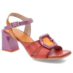 Czerwone Sandały Hispanitas Eleganckie Obuwie Damskie. Czerwone klapki damskie Hispanitas, bez wzorów, bez obcasa, na obcasie, bez zapięcia. Za 459.00 zł.