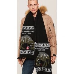 Szalik ze świątecznym motywem - Czarny. Czarne szaliki męskie House. Za 49.99 zł.