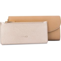 Duży Portfel Damski LIU JO - Xl Bifold Duomo Fur N68024 E0062 Carmmel 51314. Portfele damskie marki Liu Jo. W wyprzedaży za 249.00 zł.