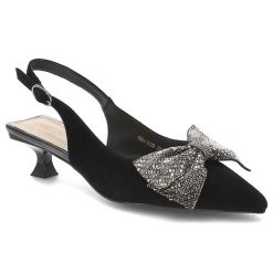 Czółenka damskie S.Barski, cholewka ze skóry naturalnej z odkrytą piętą na subtelnym obcasie z efektowną kokardą w kontrastowym wykończeniu, czarne,. Czarne klapki damskie S.BARSKI, bez wzorów, ze skóry, bez obcasa, na obcasie, bez zapięcia. Za 289.00 zł.