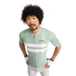 Ultralekka koszulka rowerowa męska M3 Mustair. Białe buty sportowe męskie SIROKO, m, bez wzorów, z elastanu, bez kołnierzyka, bez ramiączek, rowerowe. Za 171.00 zł.