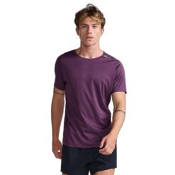 Koszulka 2XU Light Speed Tech. Fioletowe koszulki sportowe męskie 2XU, l, bez wzorów, z tkaniny, bez kołnierzyka, bez ramiączek, do biegania. Za 242.05 zł.