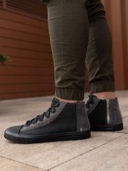 Męskie buty trampki z kontrastującymi elementami - czarne - Rozmiar: 40. Czarne trampki męskie Ombre Clothing, bez wzorów, z gumy, przed kolano, bez zapięcia. W wyprzedaży za 89.99 zł.