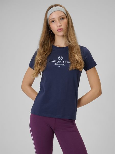 Жіночий t-shirt regular з принтом - темно-синій. T-shirty damskie 4f, s, bez wzorów, bez kołnierzyka. W wyprzedaży za 459.90 zł.