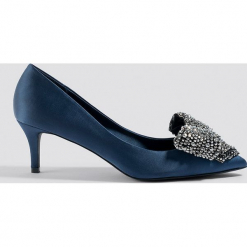 NA-KD Shoes Satynowe czółenka ze zdobieniem - Blue. Niebieskie czółenka damskie NA-KD Shoes, z satyny. Za 202.95 zł.