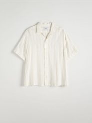 Wiskozowa koszula w paski - biały. Białe koszule męskie Reserved, l, bez wzorów, z tkaniny, bez kołnierzyka, bez ramiączek. W wyprzedaży za 79.99 zł.