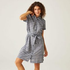 Rema damska sukienka. Niebieskie koszulki sportowe damskie Regatta, xl, bez wzorów, z bawełny, bez kołnierzyka, bez ramiączek, trekkingowe. W wyprzedaży za 173.55 zł.