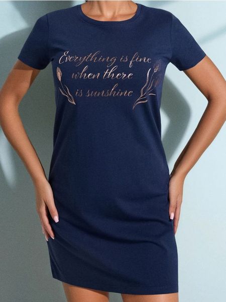 Koszula nocna z napisem - granatowy. Niebieskie koszule nocne damskie Sinsay, l, bez wzorów. Za 19.99 zł.