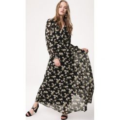 Czarna Sukienka Tarantella. Czarne sukienki damskie Born2be, l, bez wzorów, bez kołnierzyka, bez ramiączek, maxi. Za 129.99 zł.