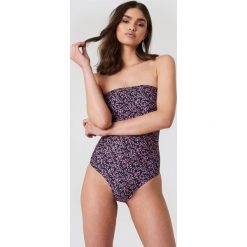 NA-KD Swimwear Kostium kąpielowy bandeau - Multicolor. Kostiumy jednoczęściowe damskie marki NA-KD Swimwear. W wyprzedaży za 24.39 zł.