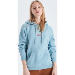 Bluza hoodie z kapturem - Zielony. Bluzy damskie Cropp. Za 79.99 zł.